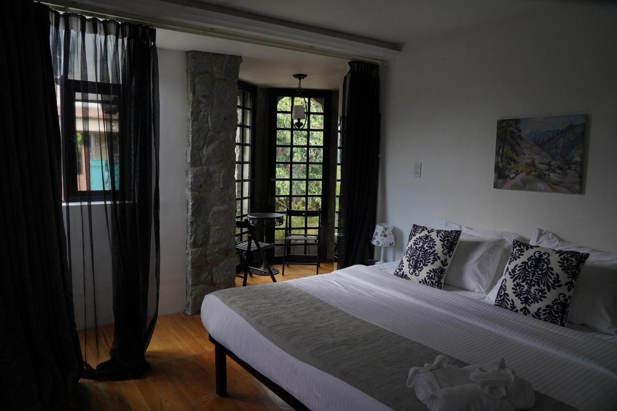 Villa Tudor In The Pines Baguio City Exterior foto